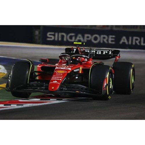 Look Smart Ferrari SF-23 - 1st 2023 Singapore Grand Prix - #55 C. Sainz Jnr 1:18
